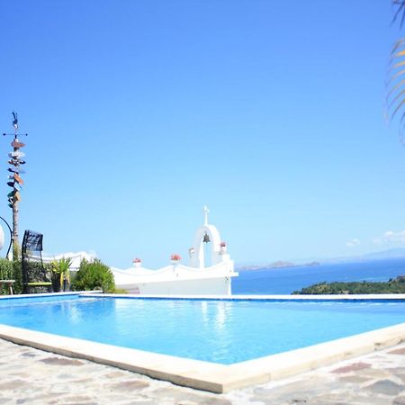 La Cecile Hotel & Cafe Komodo Лабуан-Баджо Екстер'єр фото